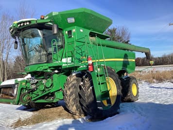 Main image John Deere S690